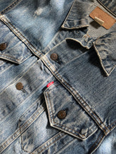 Load image into Gallery viewer, 1970s Levi’s 70505 Denim Jacket Medium Light Wash