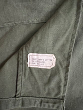 Load image into Gallery viewer, 1964 U.S. Army 2nd pattern 25th Infantry OG-107 Specialist Kleinsmith