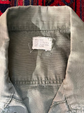 Load image into Gallery viewer, 1970 Vietnam War U.S. Army Jungle Jacket Small Short