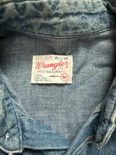 Load image into Gallery viewer, 1960s Wrangler Denim Western Shirt Extra Long Tails