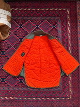 Load image into Gallery viewer, Duck Hunter Camouflage Reversible Vest