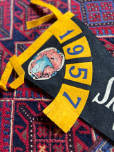 Load image into Gallery viewer, 1957 Skyline Caverns Virginia Felt Souvenir Pennant