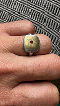 Load image into Gallery viewer, WWII Army Air Corps Roundel Souvenir Signet Ring