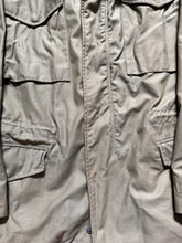 Load image into Gallery viewer, 1969 U.S. Army M65 Field Jacket Small Regular
