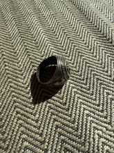 Load image into Gallery viewer, WWII USMC Souvenir Ring