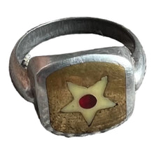 Load image into Gallery viewer, WWII Army Air Corps Roundel Souvenir Signet Ring