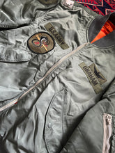Load image into Gallery viewer, 1974 U.S. Army Flying Man's Light Zone L2-B Jacket Lieutenant Colonel Graham