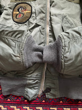 Load image into Gallery viewer, 1974 U.S. Army Flying Man's Light Zone L2-B Jacket Lieutenant Colonel Graham