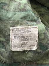 Load image into Gallery viewer, 1969 Vietnam War ERDL Camouflage Jungle Jacket Small Regular