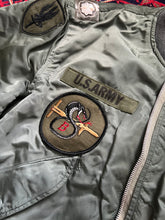 Load image into Gallery viewer, 1974 U.S. Army Flying Man's Light Zone L2-B Jacket Lieutenant Colonel Graham
