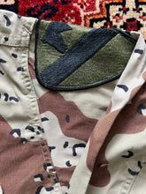 Load image into Gallery viewer, 1990 U.S. Army 1st Cavalry Division Chocolate Chip Camouflage BDU Bynum