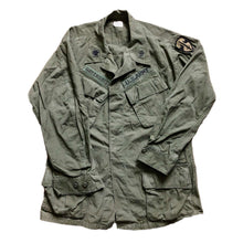 Load image into Gallery viewer, Vintage 1968 Vietnam U.S. Army Jungle Jacket Greenquist