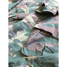 Load image into Gallery viewer, 1968 Green Dominant ERDL Camouflage Jungle Jacket Small Long