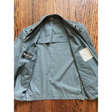 Load image into Gallery viewer, 1970 Vietnam War Army Green Water Repellent Jacket AG 274
