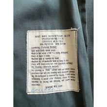 Load image into Gallery viewer, 1970 Vietnam War Army Green Water Repellent Jacket AG 274