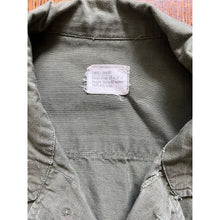 Load image into Gallery viewer, 1969 Vietnam War U.S. Army Jungle Jacket Small Short