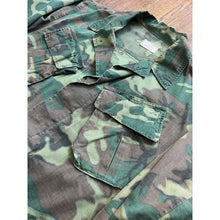Load image into Gallery viewer, 1968 Vietnam War Green Dominant ERDL Jungle Jacket Small Short