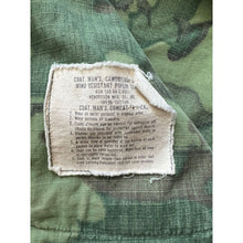 Load image into Gallery viewer, 1968 Vietnam War Green Dominant ERDL Jungle Jacket Small Short