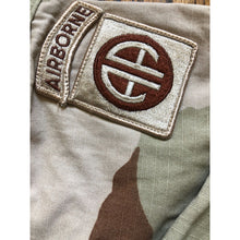 Load image into Gallery viewer, 1999 82nd Airborne Desert Camouflage BDU Small Short