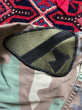 Load image into Gallery viewer, U.S. Army 1st Cavalry Woodland Camouflage BDU Anliker