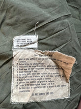 Load image into Gallery viewer, 1965 U.S. Army 1st Pattern M-65 Cold Weather Jacket Medium Regular