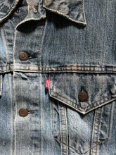 Load image into Gallery viewer, 1970s Levi’s 70505 Denim Jacket Medium Light Wash
