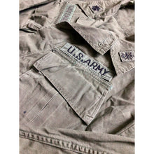 Load image into Gallery viewer, Vintage 1968 Vietnam U.S. Army Jungle Jacket Greenquist

