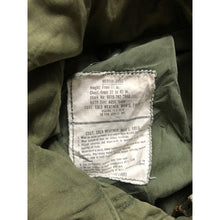 Load image into Gallery viewer, 1973 USAF M-65 Cold Weather Field Jacket Winscott
