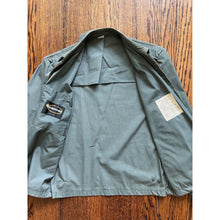 Load image into Gallery viewer, 1970 Vietnam War Army Green Water Repellent Jacket AG 274
